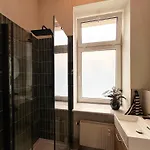 Apartament Zentrales In Ehemaligem Ladengeschaeft Mit Parkplatz In Lipsk