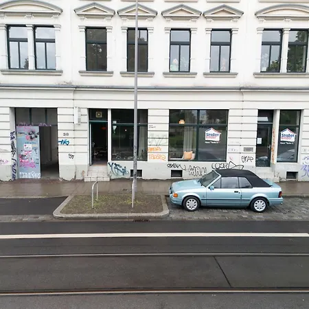 Zentrales In Ehemaligem Ladengeschaeft Mit Parkplatz In * Лейпциг