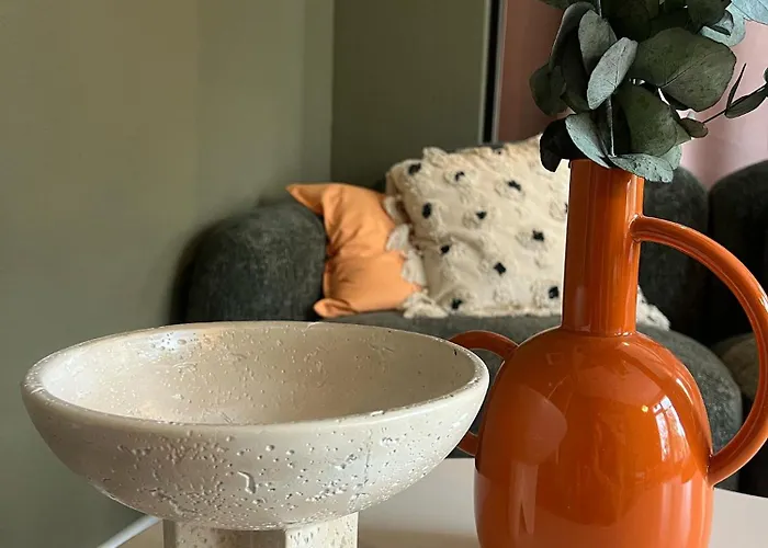 Zentrales In Ehemaligem Ladengeschaeft Mit Parkplatz In * Лейпциг