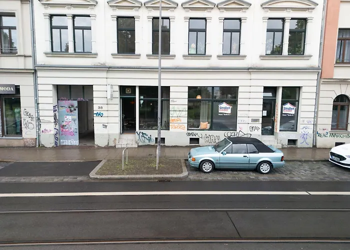 Zentrales In Ehemaligem Ladengeschaeft Mit Parkplatz In * Лейпциг